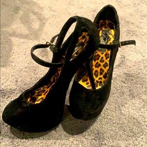 Black velvet Mary Jane heels. Size 7.
